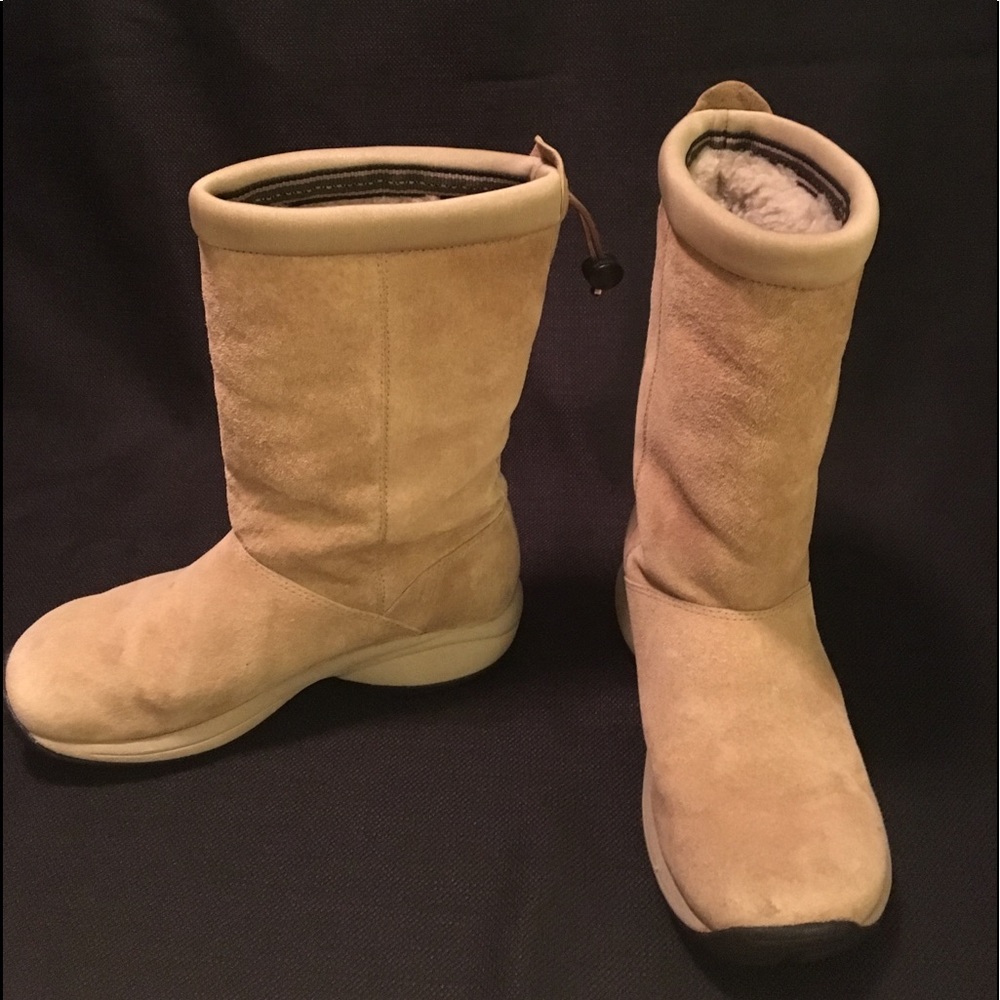 Merrell women’s suede winter boots tan sz 6 EUC